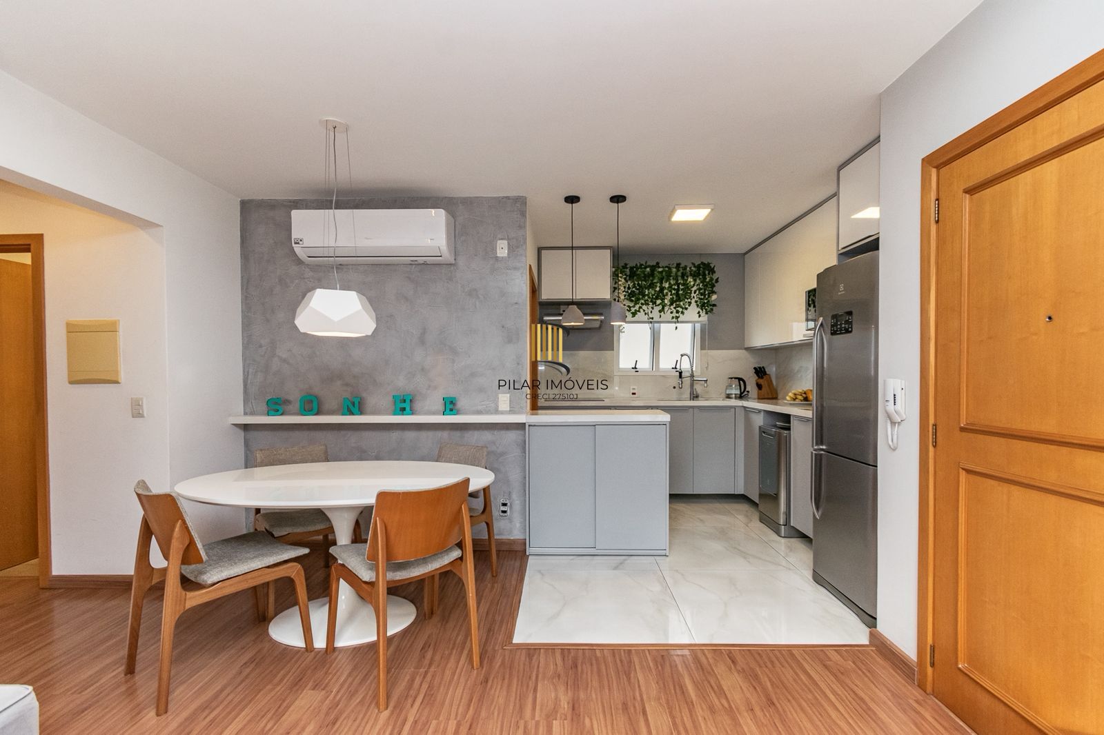 Apartamento 2 quartos, 1 suíte, 74m² e elevador no bairro Vila Ipiranga.