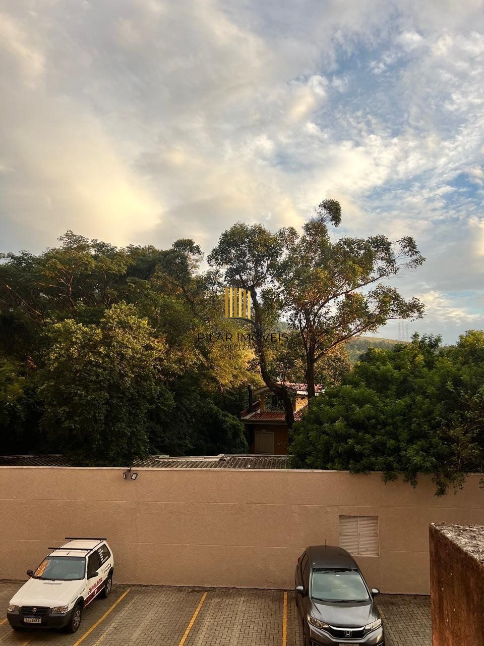 Apartamento 2 Dormitórios, com Elevador e Vaga no Morro Santana