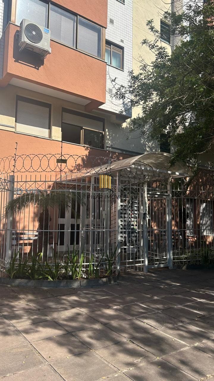 Apartamento de 1 quartos, suíte, elevador, 1 vaga no bairro Azenha