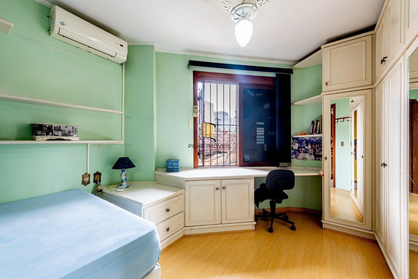 Casa com 3 suítes e 4 vagas no Bairro Boa Vista
