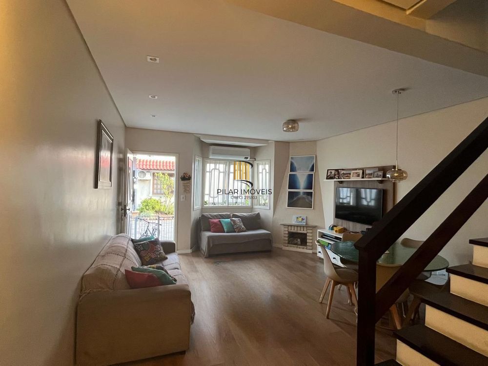 Casa triplex em condomínio no Ecoville com 2 suítes