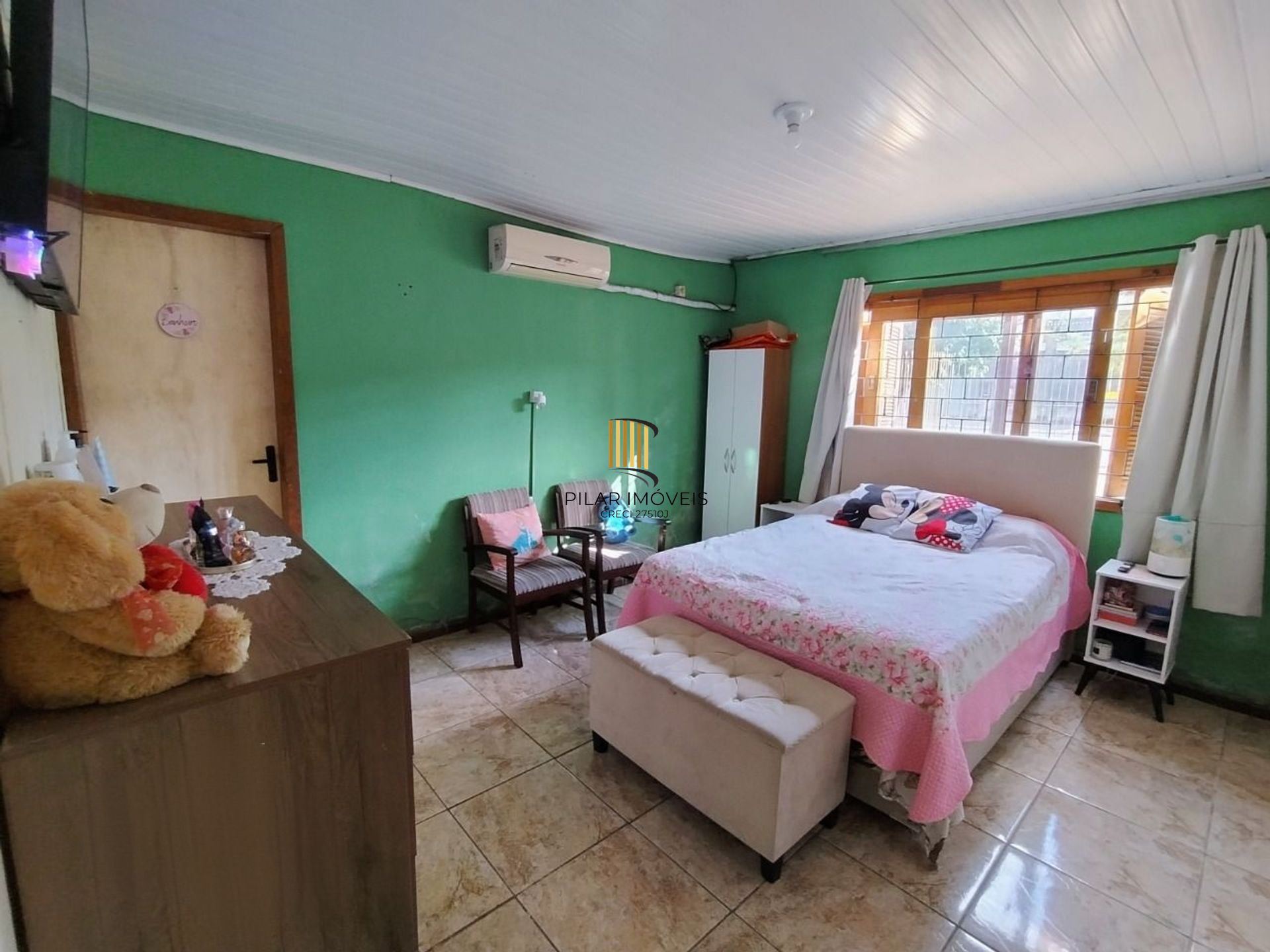Casa de 3 dormitórios e 4 vagas de garagem em Canoas.