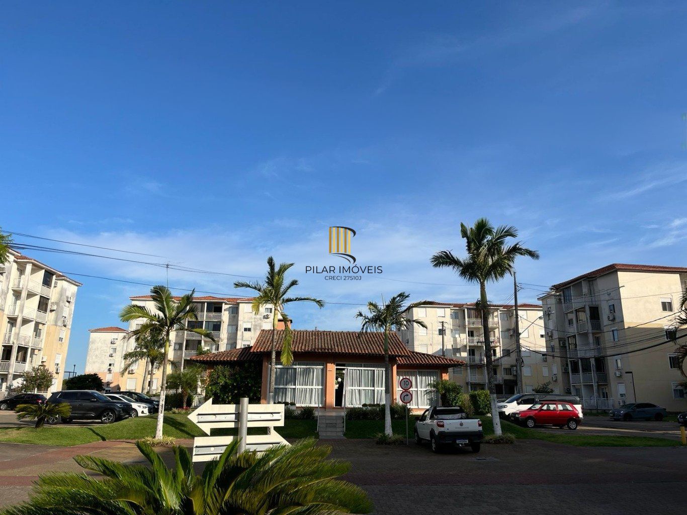 Apartamento Térreo com 3 quartos, vaga, piscina e elevador no bairro Humaitá. - Pilar Imóveis