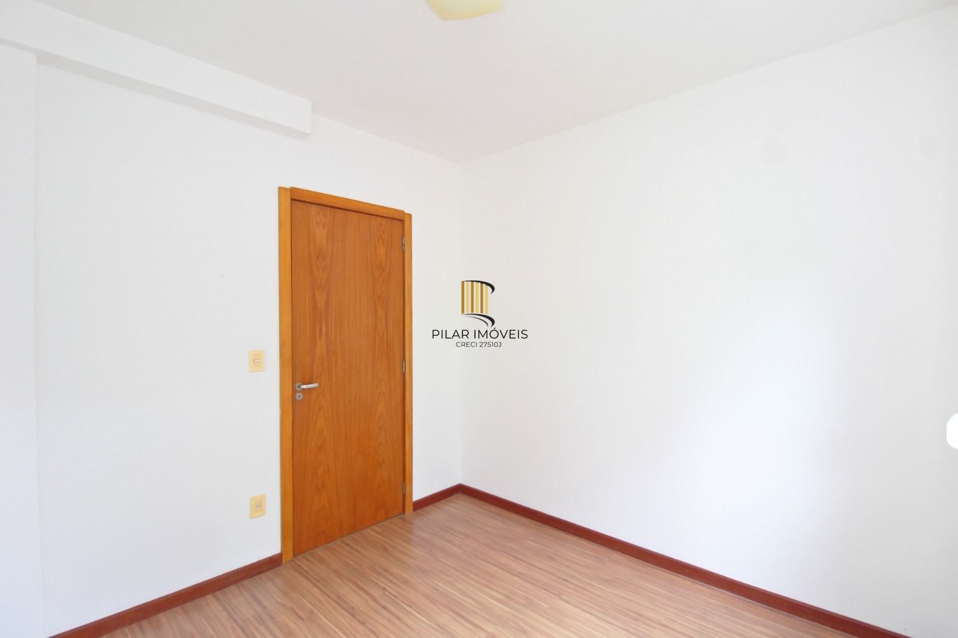 Apartamento com 3 Quartos, 1 suite e 1 vaga à Venda no bairro Tristeza.