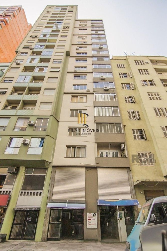 Apartamento com 2 quartos e elevador no bairro Centro Historico