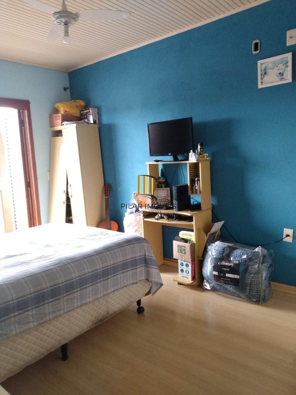 Casa com 3 dormitórios e 3 vagas de garagem em  Cachoeirinha.