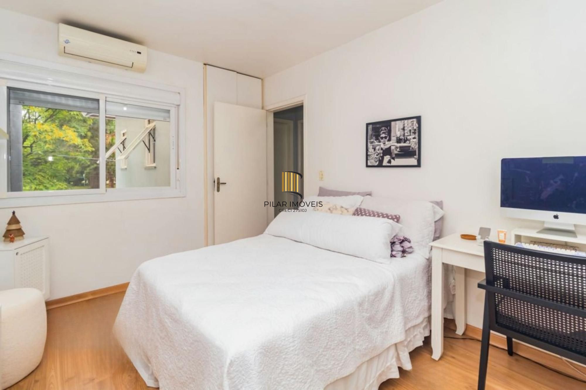 Casa com 3 dormitórios no Bairro Vila Ipiranga