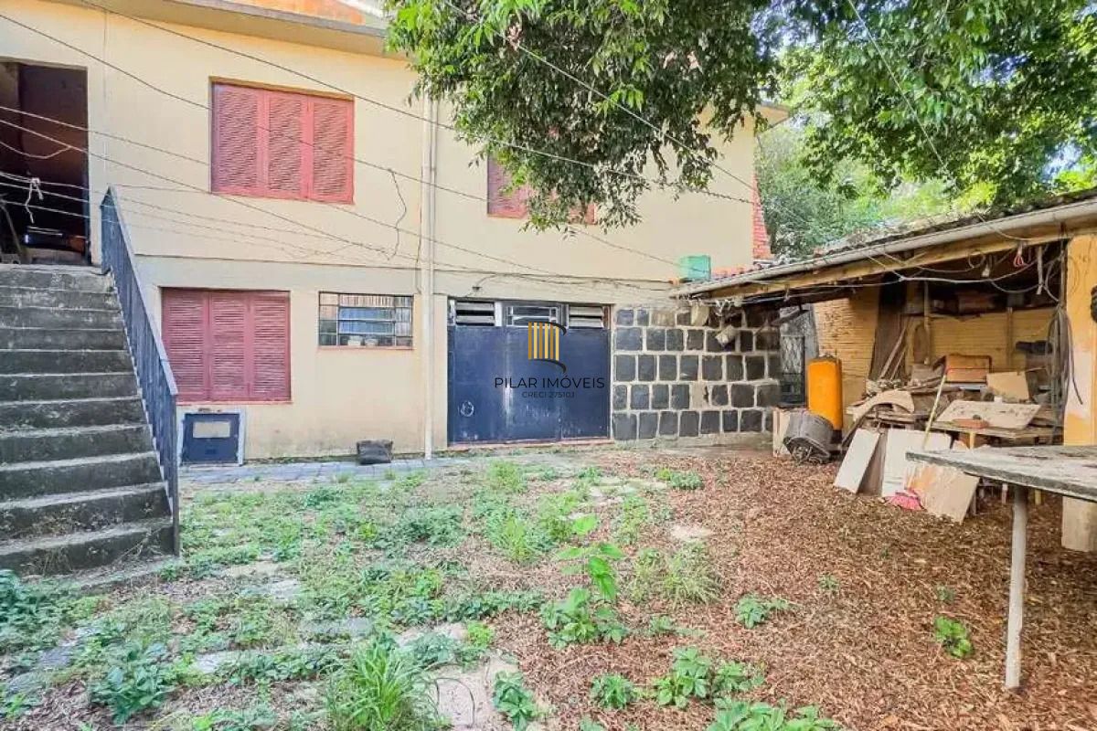 Casa ampla na Vila Ipiranga com 340 m², 4 dormitórios e potencial comercial