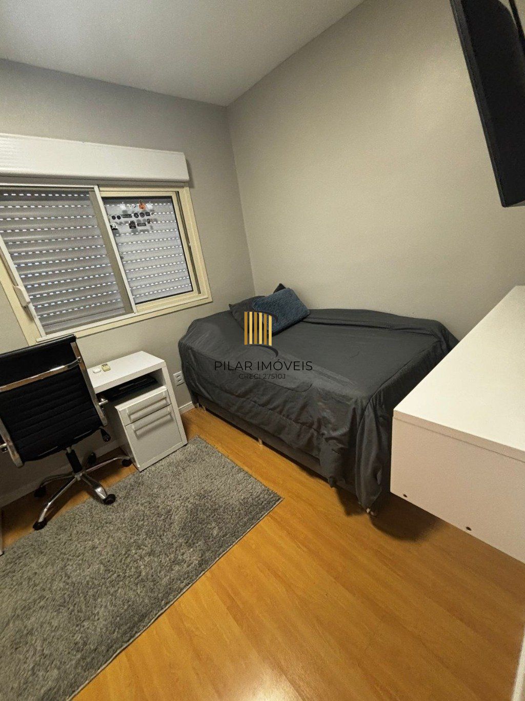 Casa com 2 dormitórios e 2 vagas de garagem em Canoas.