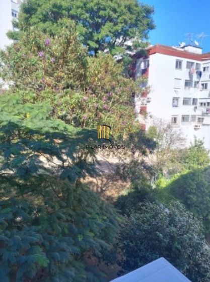 Apartamento de 2 dormitórios com 1 vaga de garagem no bairro Passo da Areia