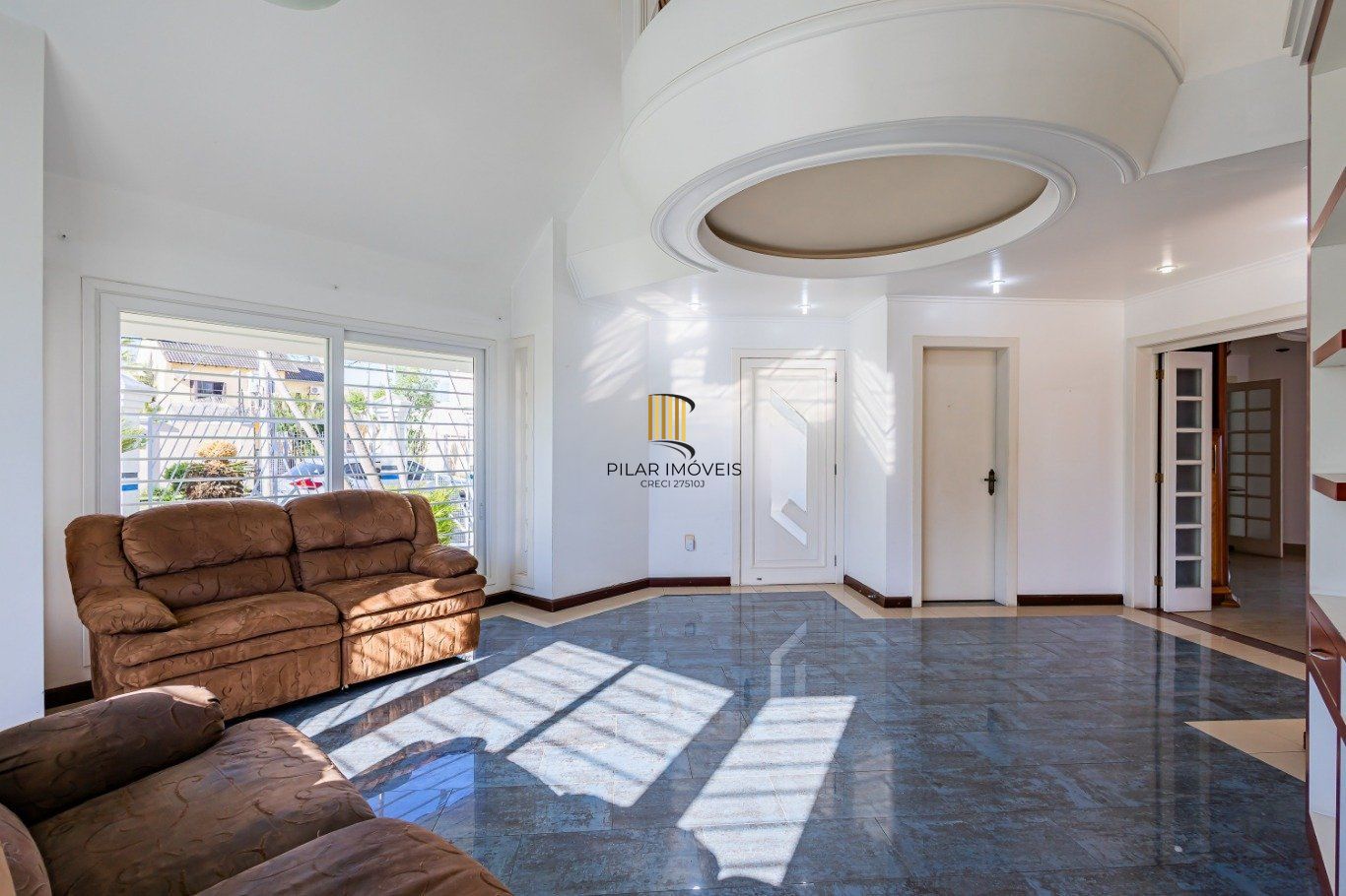 Casa com 3 dormitórios, 2 vagas de garagem no bairro Marechal Rondon em Canoas.