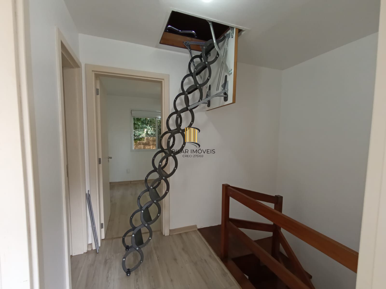 Casa em condomínio de 3 quartos, suíte e 2 vagas no bairro Mário Quintana