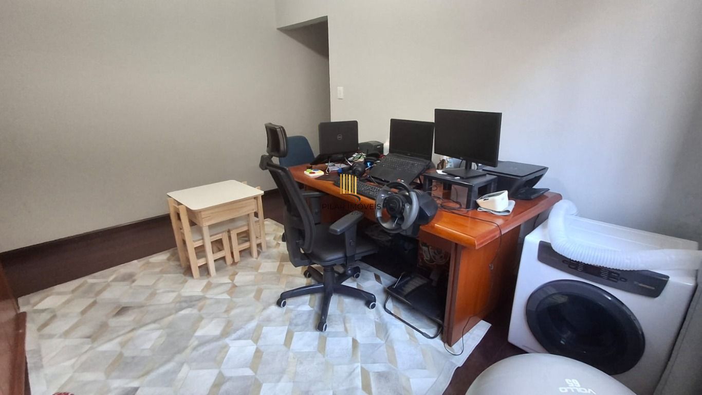 Apartamento de 2 dormitórios, sendo 1 suíte no bairro Menino Deus