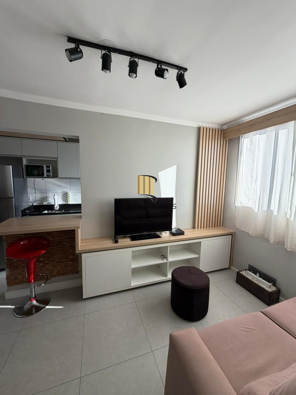 Apartamento com 2 quartos e 1 vaga de garagem no Bairro Sarandí