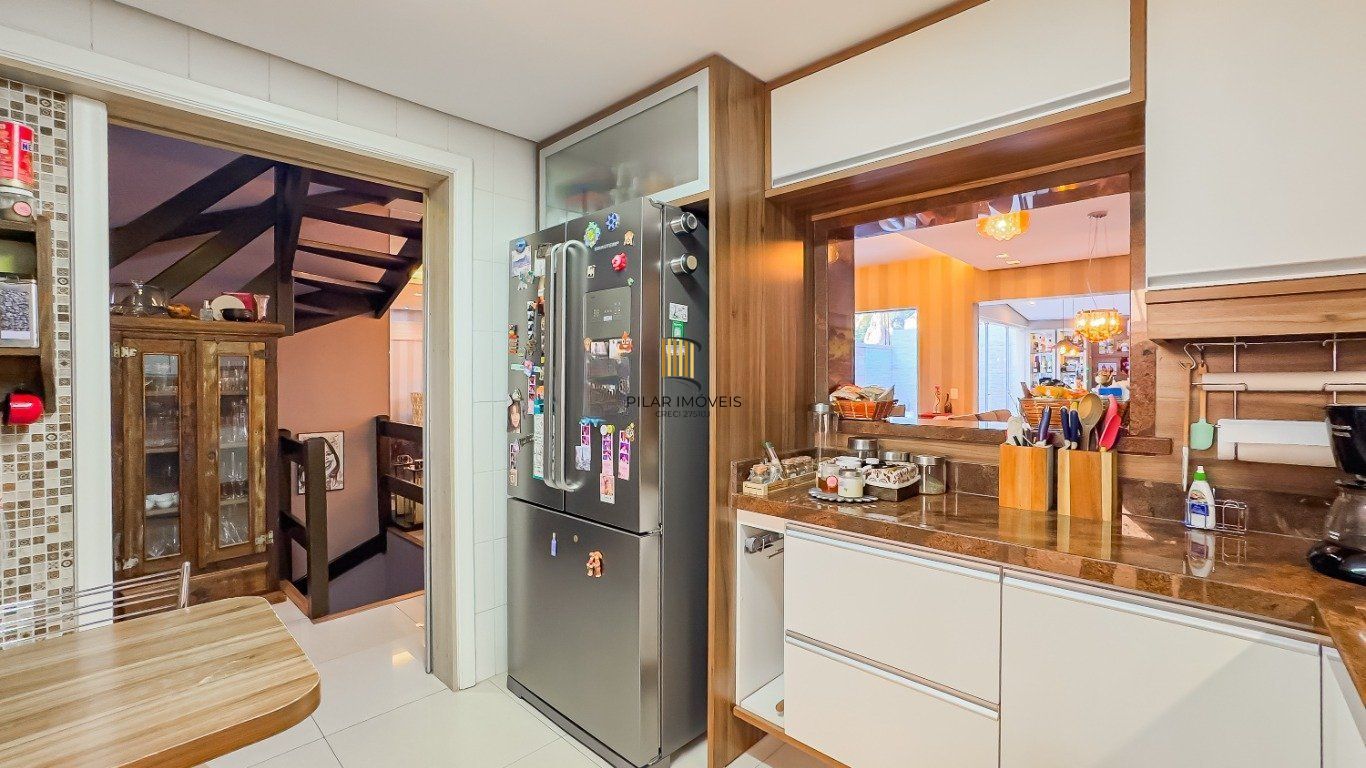 Casa em Condomínio, 3 Quartos, Suíte e 3 Vagas no Jardim Carvalho, Porto Alegre