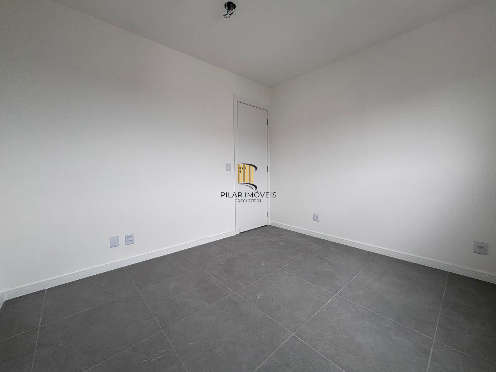 Apartamento de 2 quartos, suíte, elevador e 1vaga no bairro Jardim Sabará