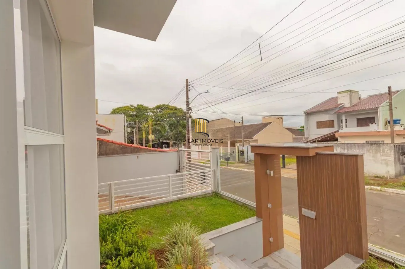 Casa de 3 dormitórios e 3 vagas de garagem em Canoas.
