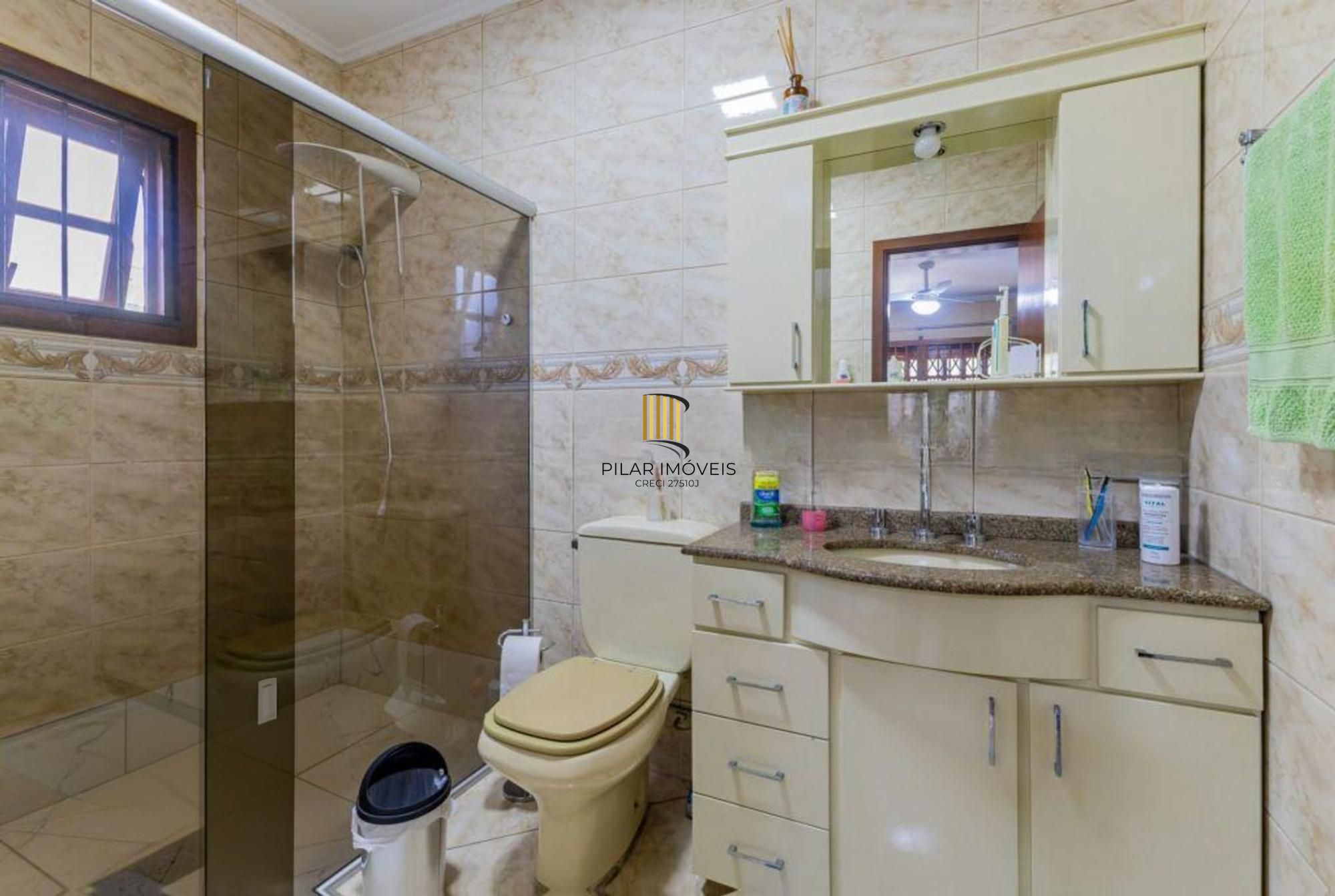 Casa com 1.640,00m², 3 dormitórios, 4 vagas à venda Rua Marista.