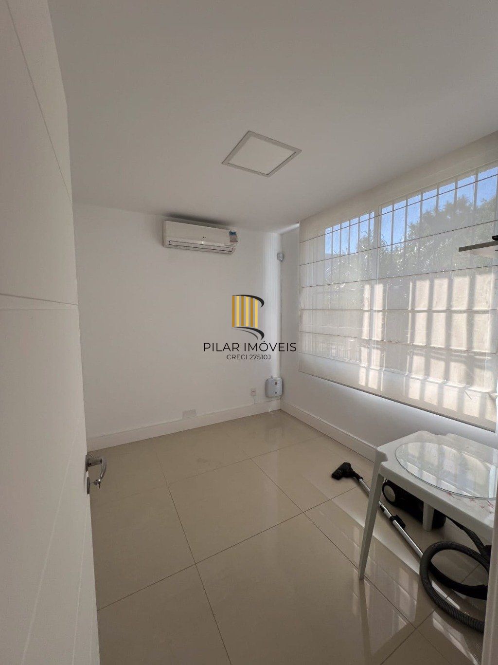 Casa semi mobiliada de 3 dormitórios bairro Cascata