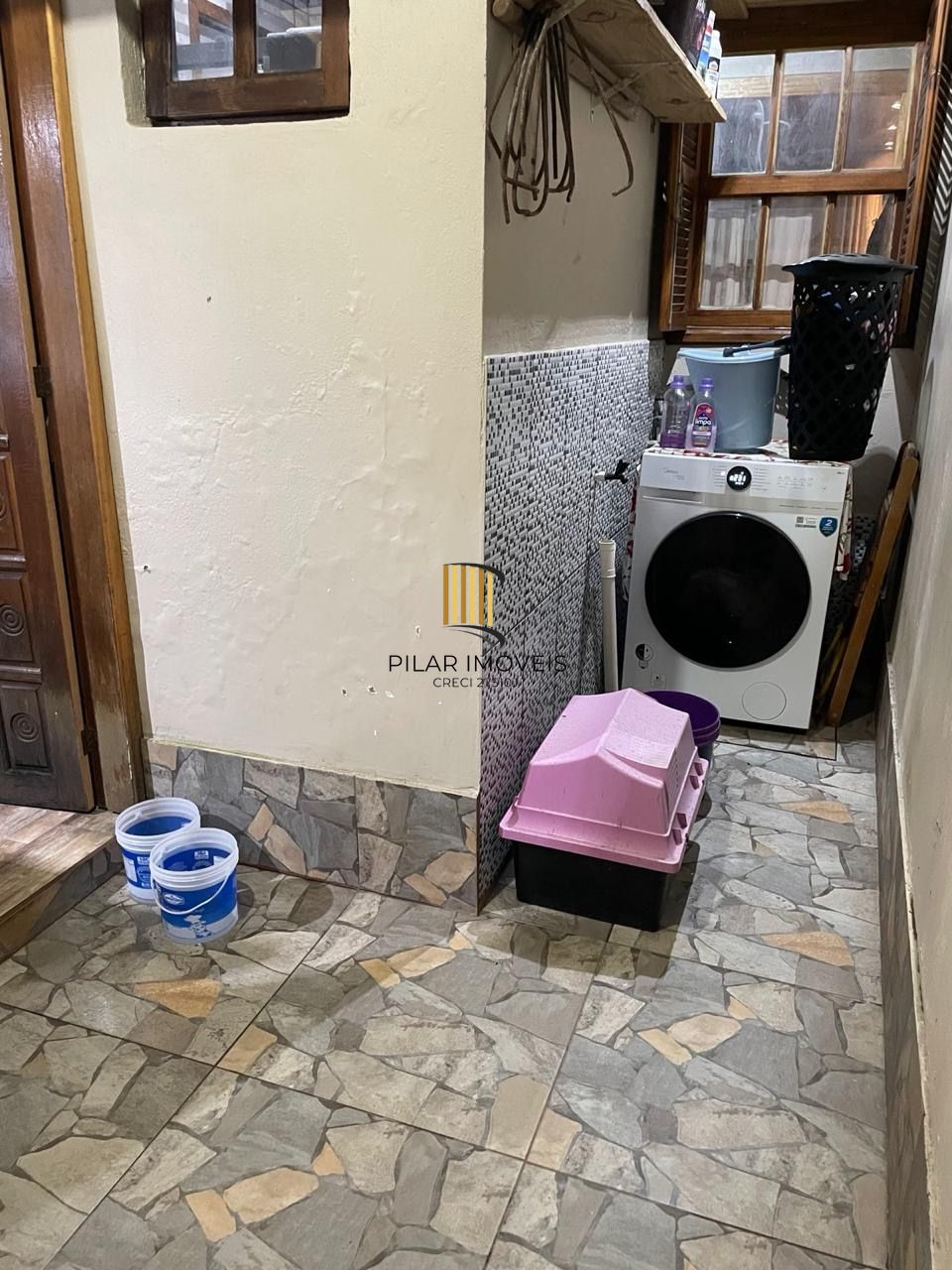 Casa 3 dormitórios no Bairro Ponta Grossa