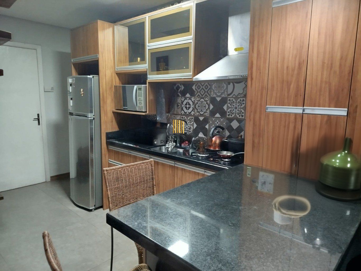 Casa com 156m², 4 dormitórios, 3 vagas no Ecoville.