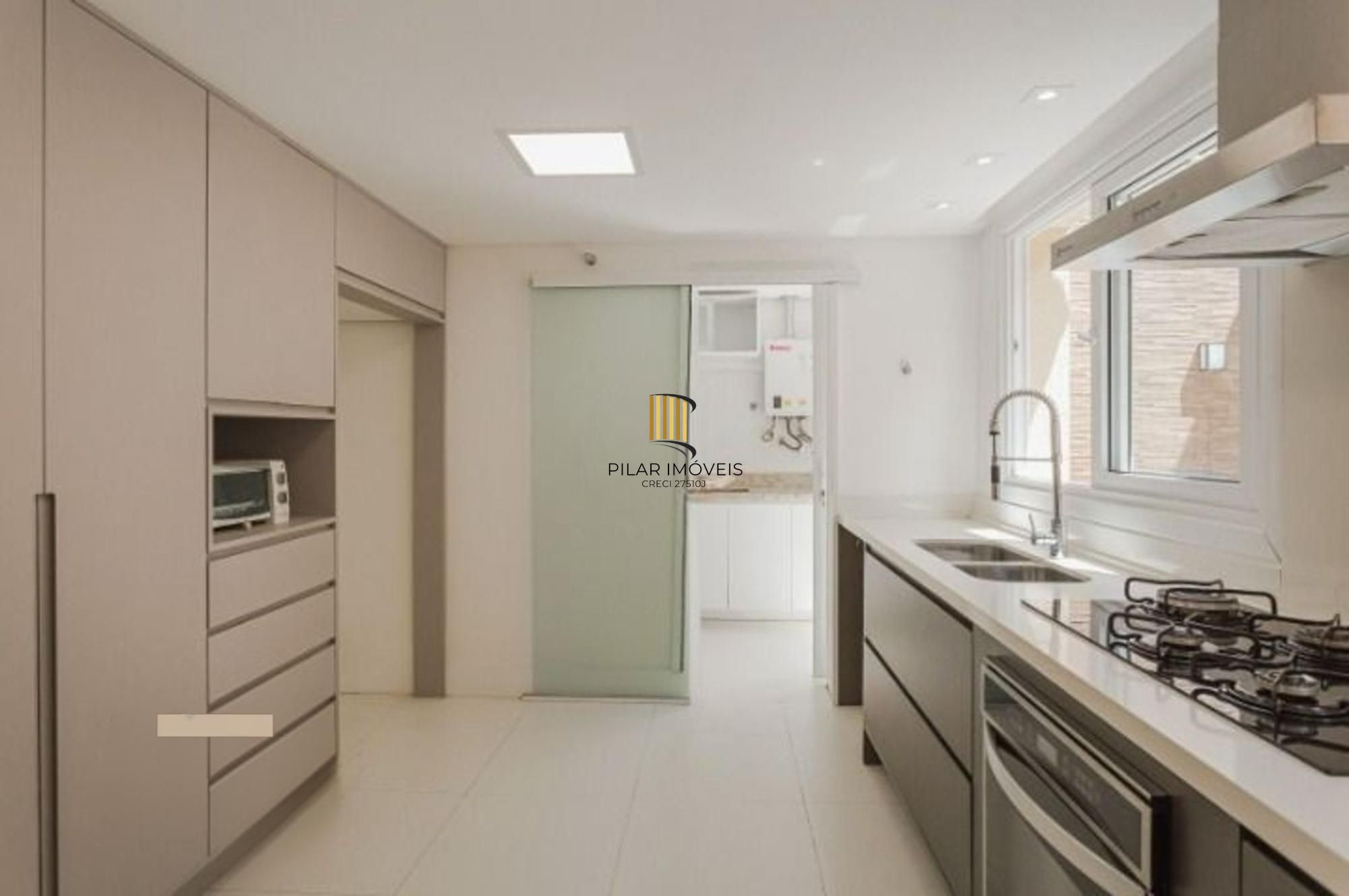 Casa em Condomínio com 5 quartos e 390m² à venda em Boa Vista, Porto Alegre.