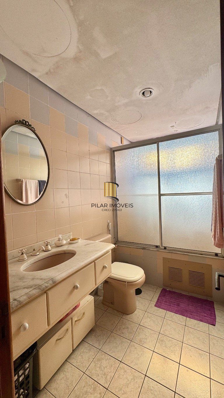 Apartamento de 1 quarto, sacada, 1 vaga, elevador no bairro Independência