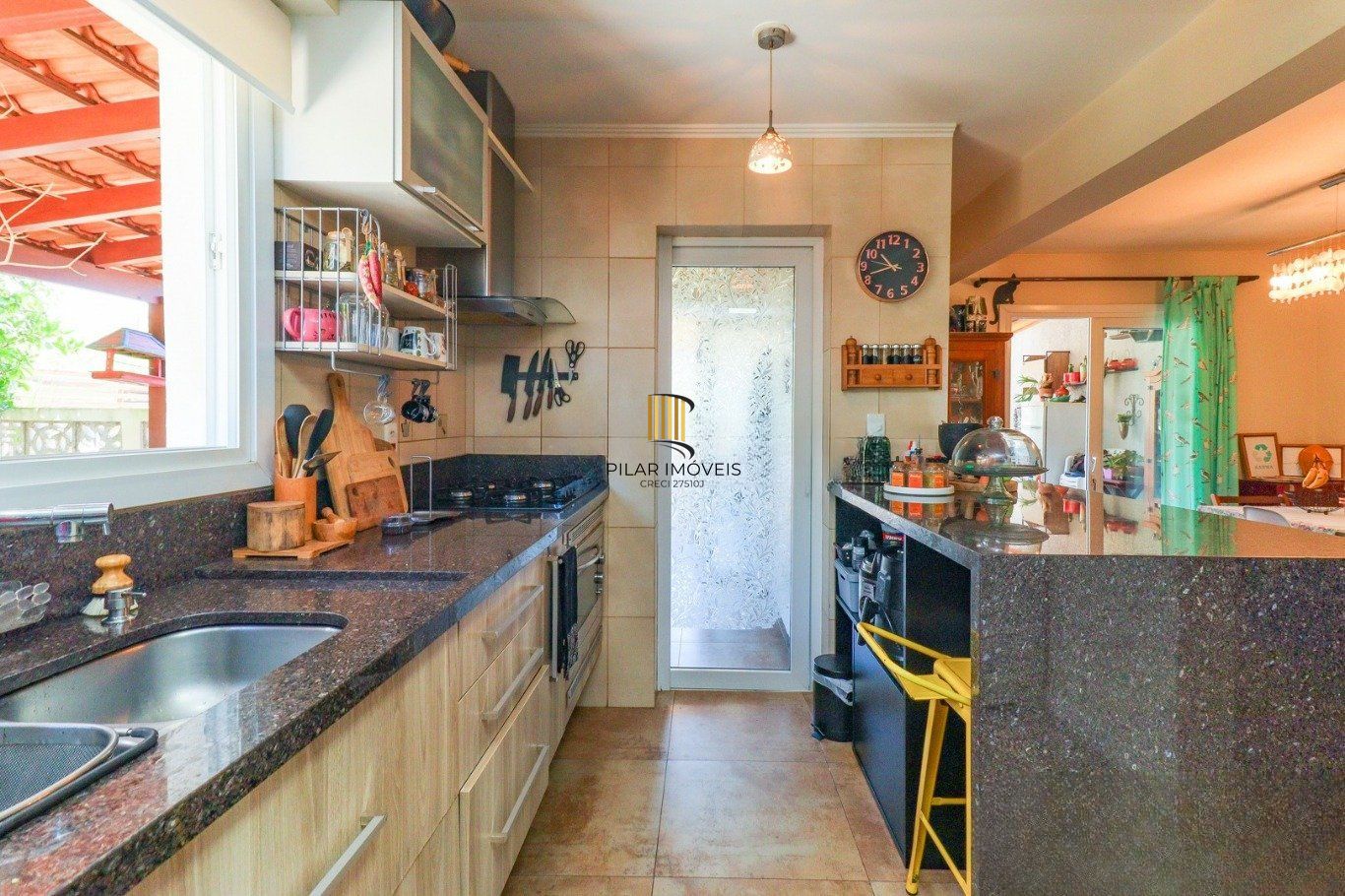 Casa em Condomínio com 3 Dormitórios e Energia Solar na Lomba do Pinheiro