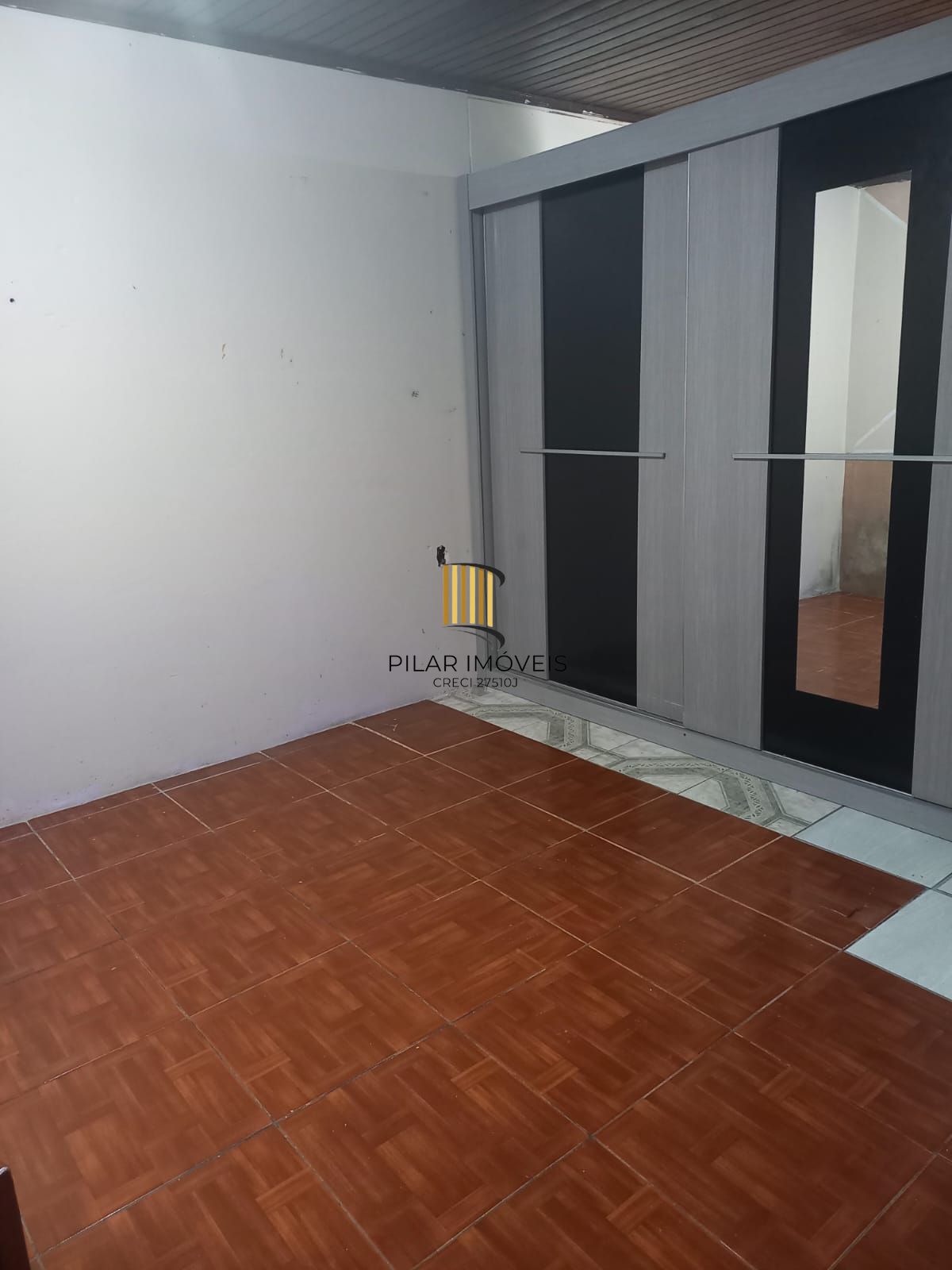 Casa com pátio e edícula no Bairro Porto Verde