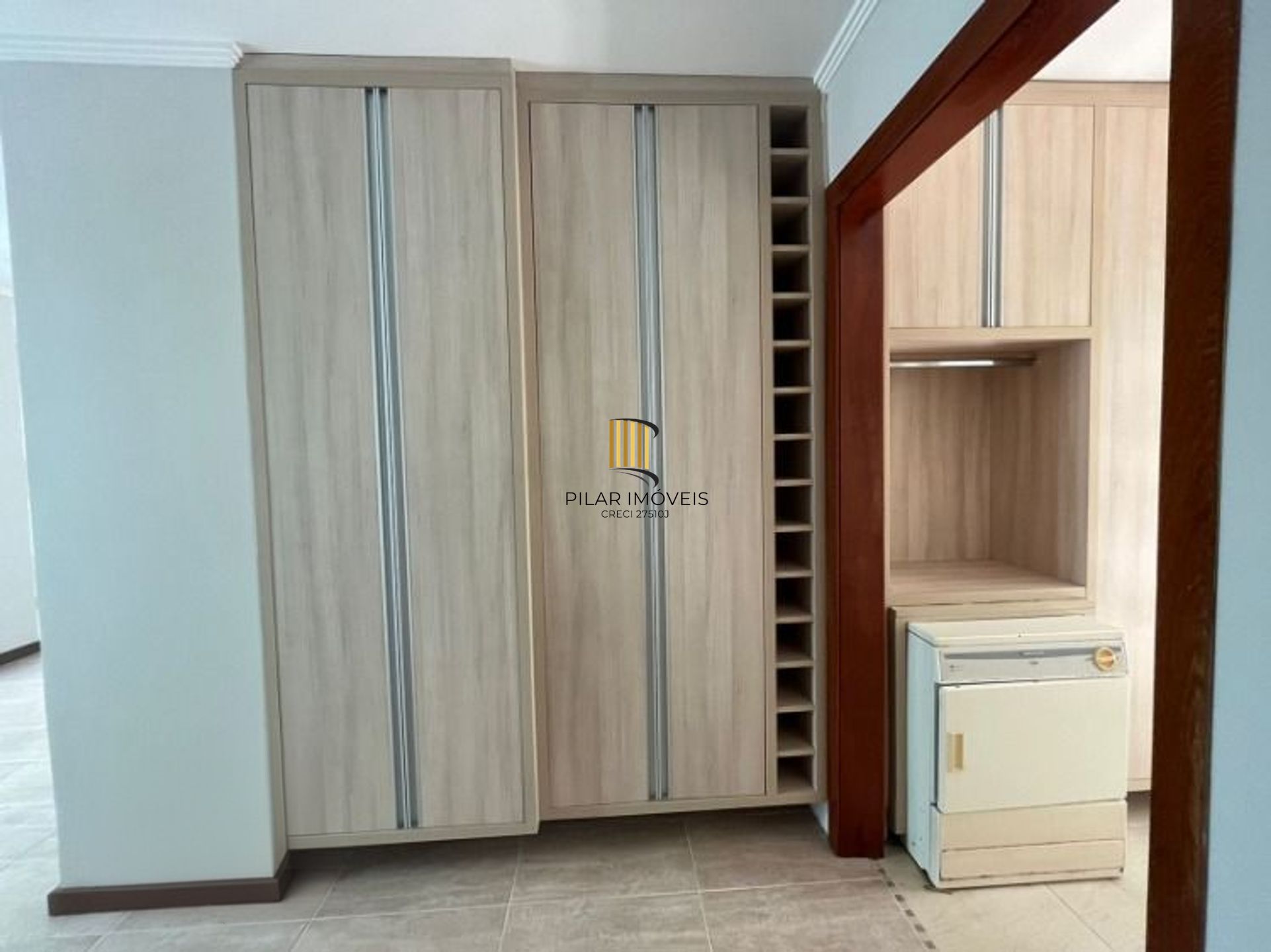 Casa de 2 dormitórios e 2 vagas de garagem em Canoas.