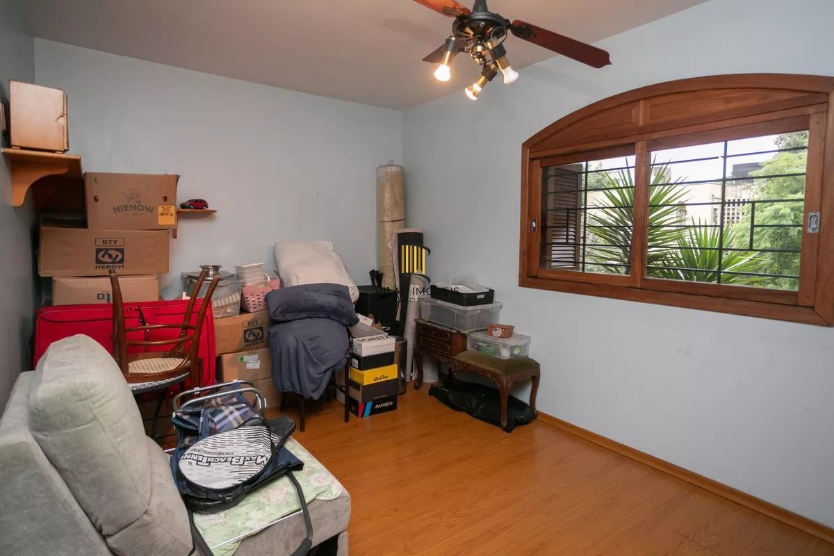 Casa à venda com 280m², 4 quartos e 2 vagas no bairro Auxiliadora
