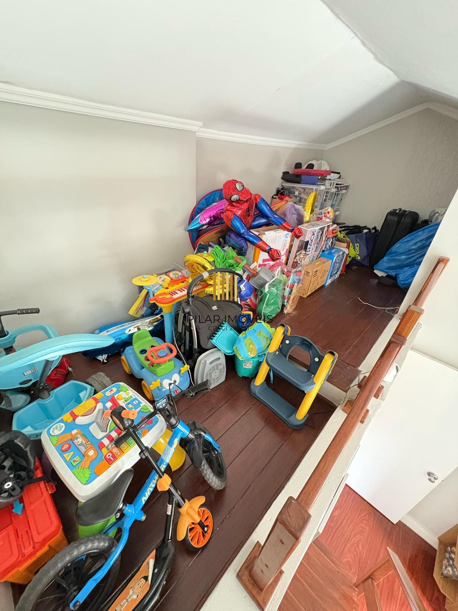 Casa com 2 dormitórios e 1 vaga em condomínio fechado no Bairro Cavalhada.