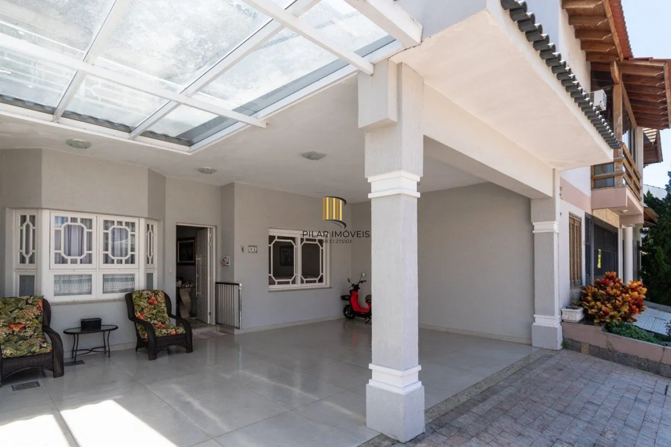 Casa Sobrado 3 dormitórios com suíte, piscina e sótão no Ecoville