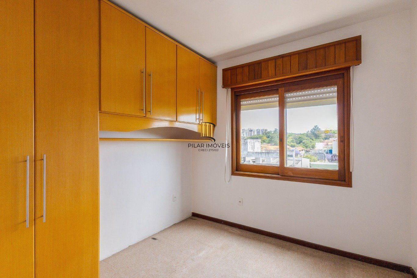 Cobertura com 4 quartos, 1 suíte e 2 vagas no bairro Passo da Areia.