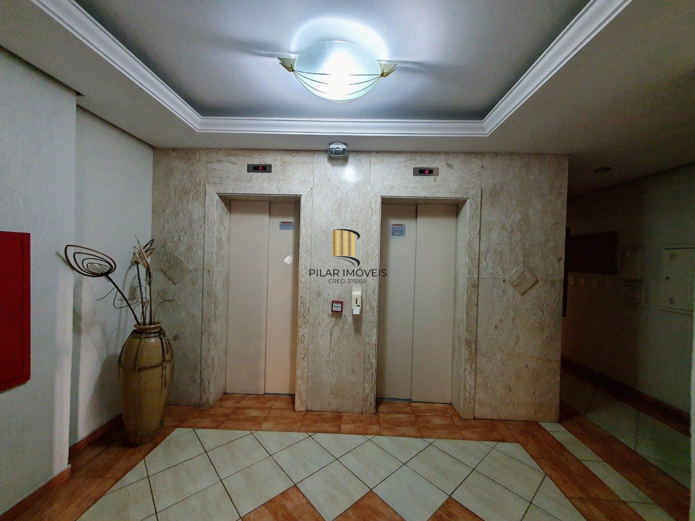 Apartamento com 3 quartos com 1 vaga de garagem localizado no centro de Canoas