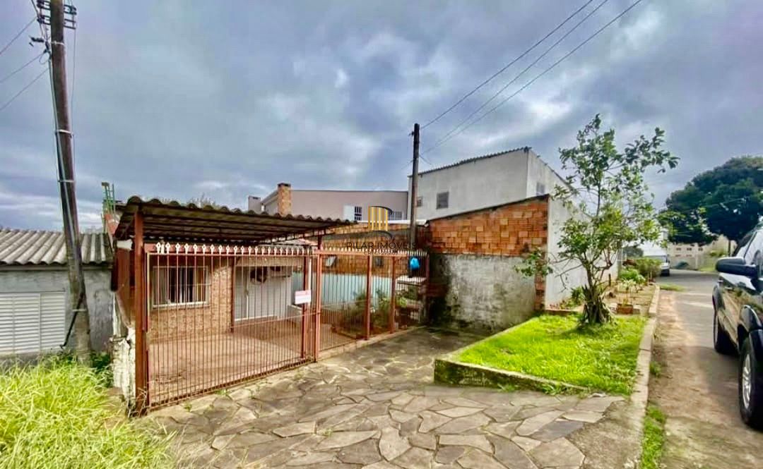 Casa com pátio 144m2 2 quartos com vaga Bairro Passo das Pedras Porto Alegre