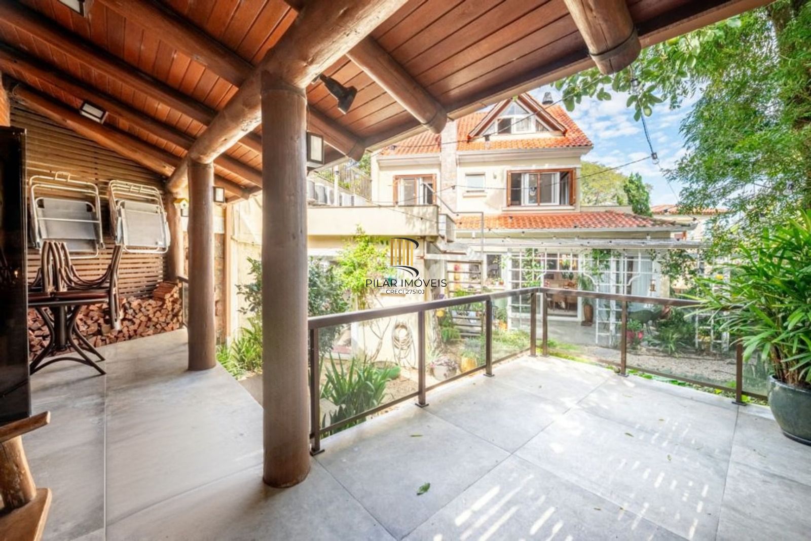 Casa em condomínio de 3 dormitórios no bairro Ipanema Porto Alegre.