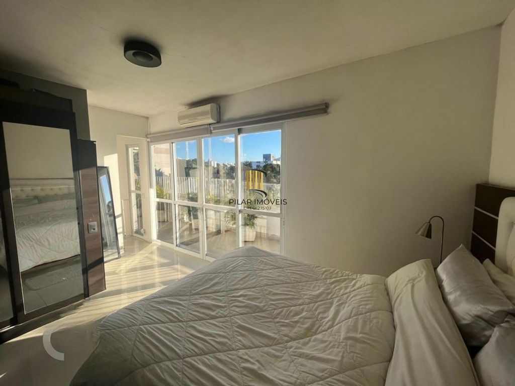 Cobertura à venda com 2 quartos, 121 m² e 1 vaga escriturada no Cristal.