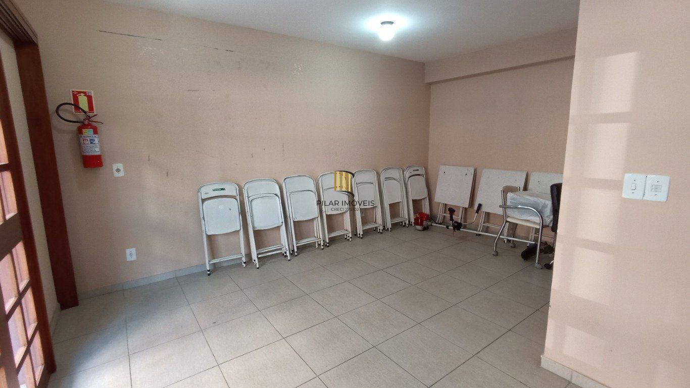 Apartamento com 2 quartos, 1 vaga com elevador na Vila Ipiranga