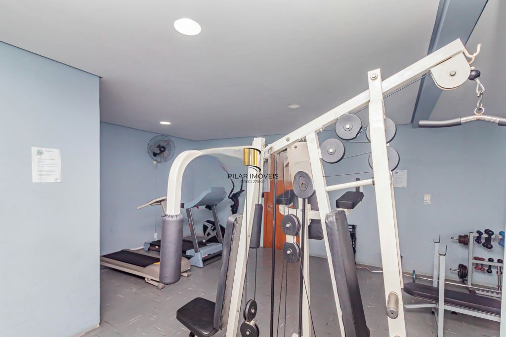 Apartamento com 3 quartos, vaga e elevador no Bairro Menino Deus