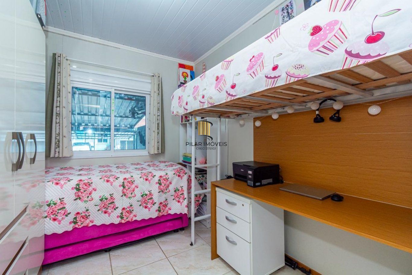 Casa de 2 dormitórios e com 2 vagas de garagem em Cachoeirinha.