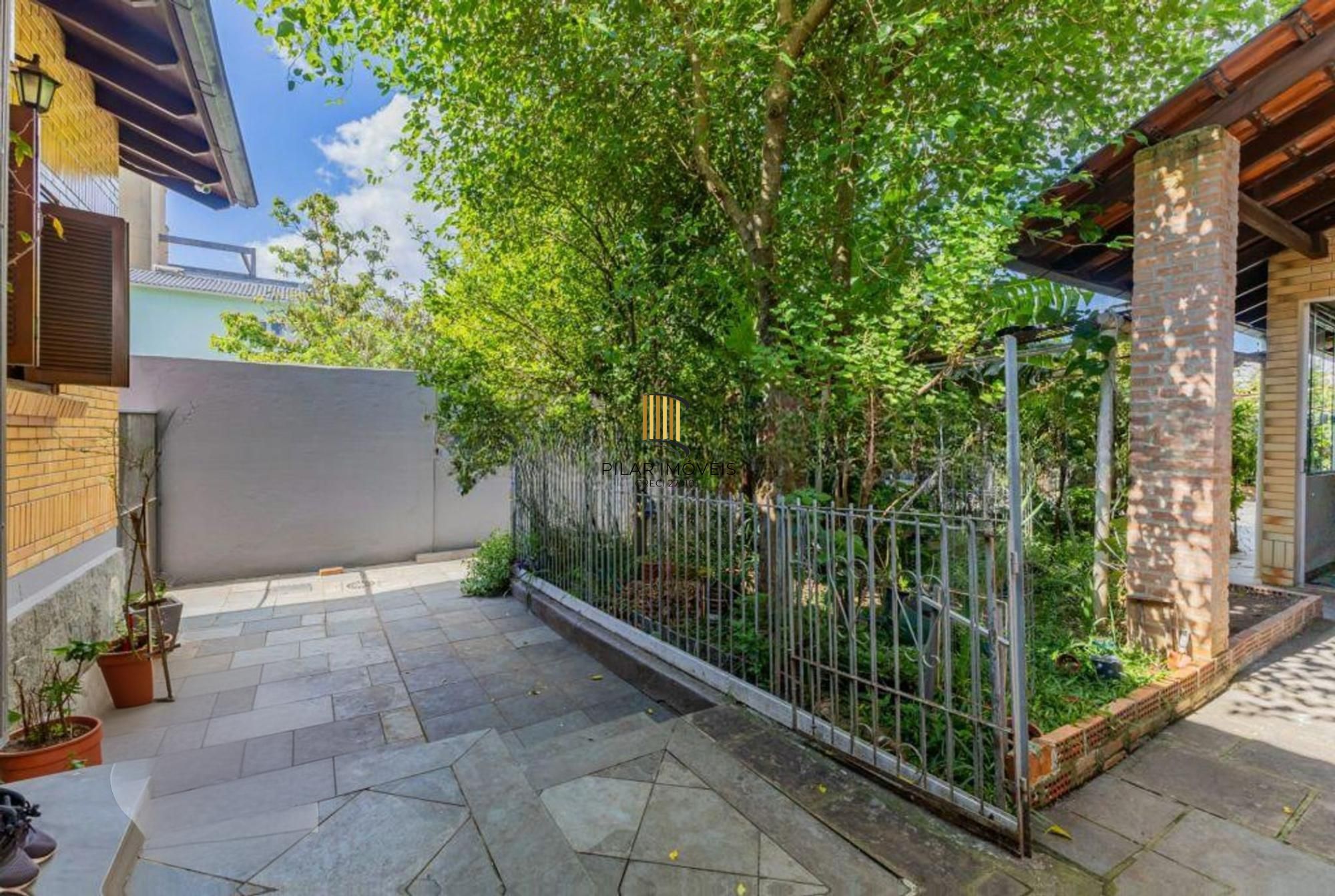 Casa com 1.640,00m², 3 dormitórios, 4 vagas à venda Rua Marista.