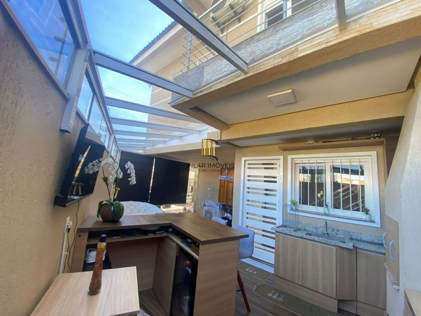 Casa de 3 quartos, 2 vagas de garagem cobertas no bairro Mato grande em Canoas.