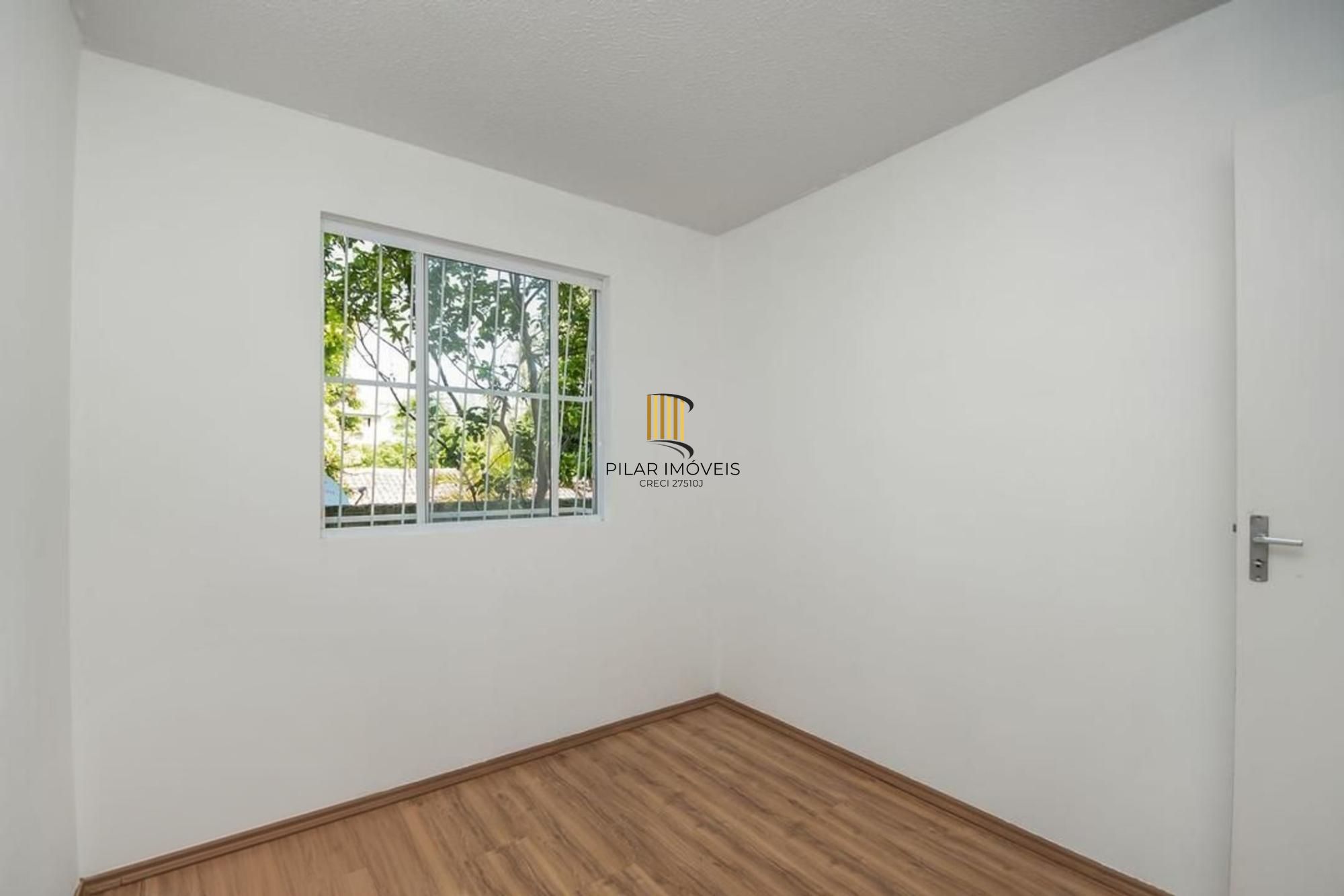 Apartamento térreo de 2 quartos, portaria 24 horas no bairro Glória.