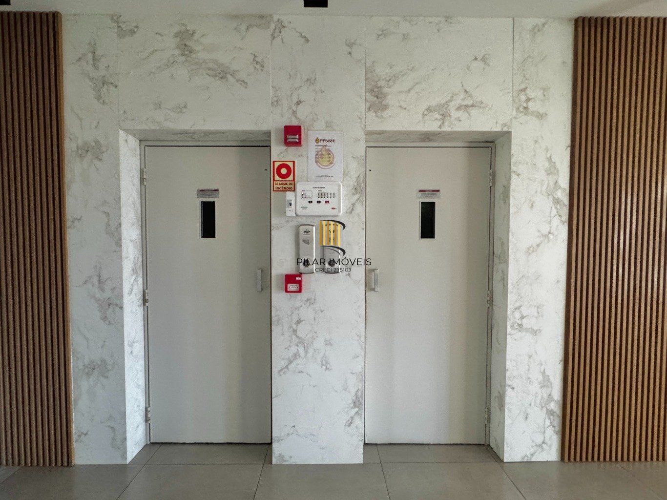 Apartamento de 3 dormitórios, elevador e 1 vaga de garagem em Canoas.