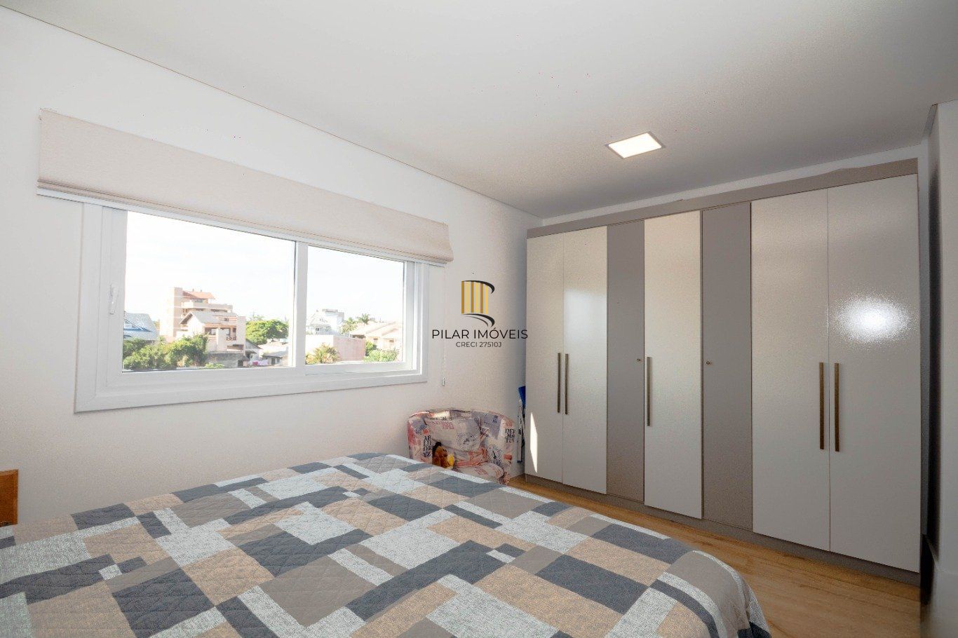 Apartamento com 3 quartos, 1 suíte e 2 vagas de garagem em Canoas