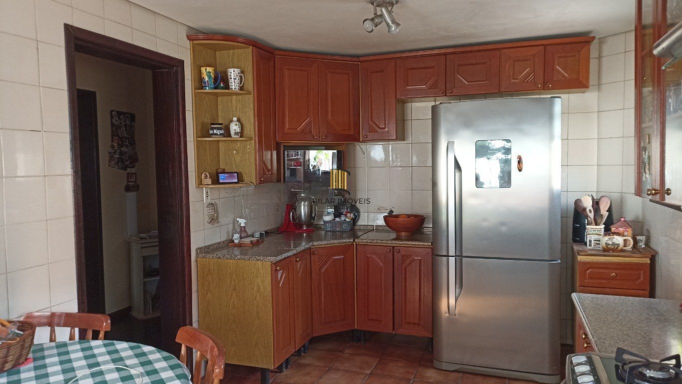 Casa de 3 dormitórios bairro Santa Fé
