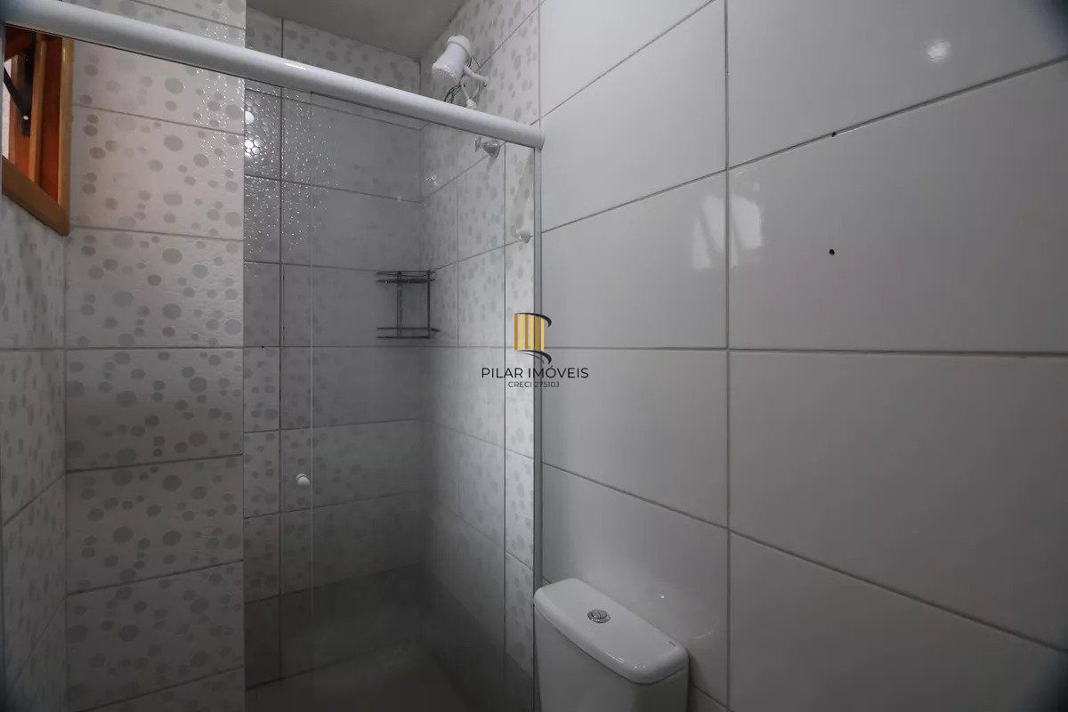 Casa de 2 quartos e 2 vagas de garagem no bairro São José Canoas.