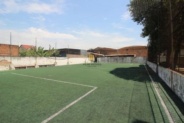 Apartamento com 2 quartos, portaria 24 horas e churrasqueira no bairro Camaquã.