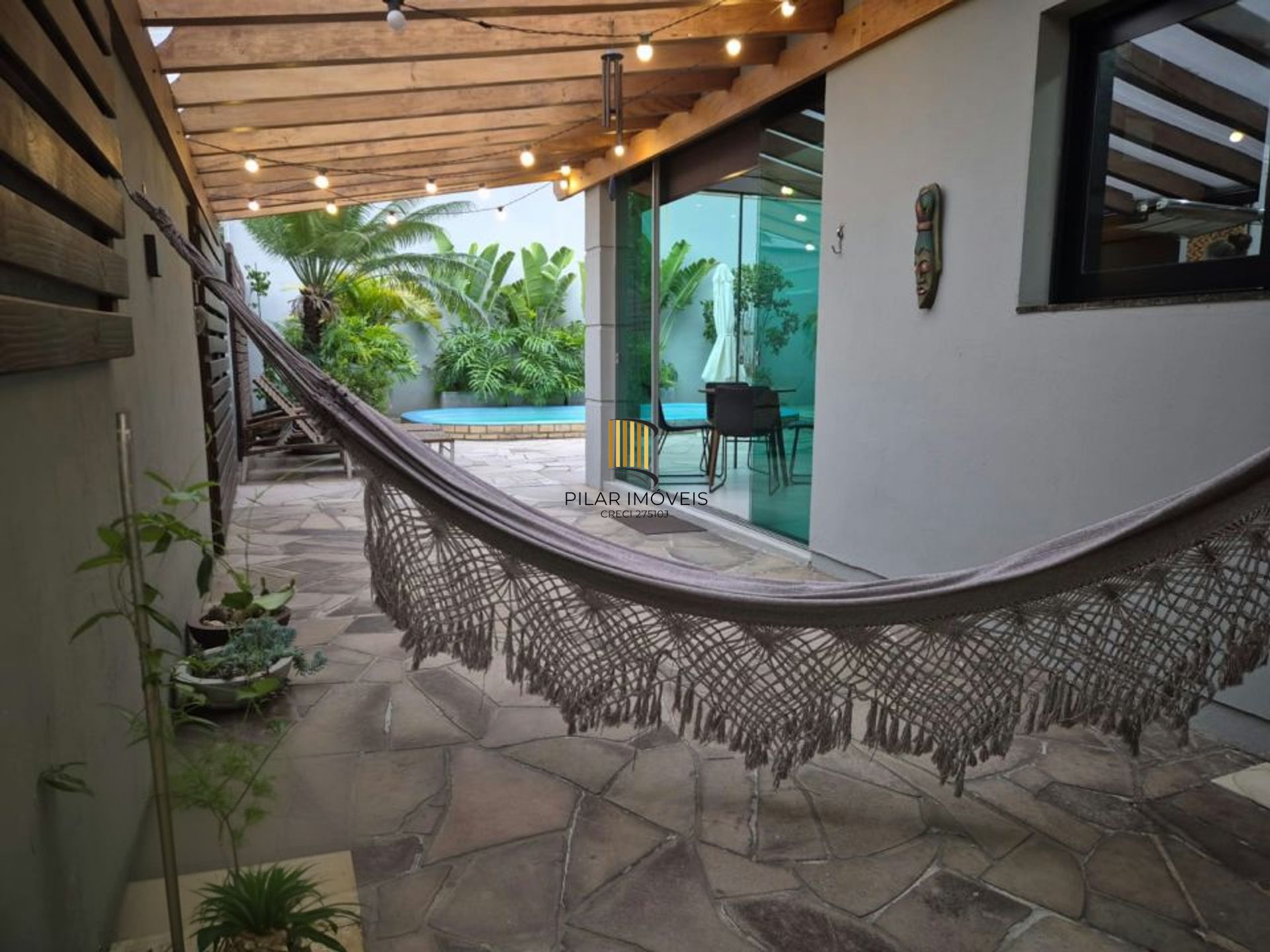 Casa de 3 dormitórios e 2 vagas de garagem coberta Canoas.